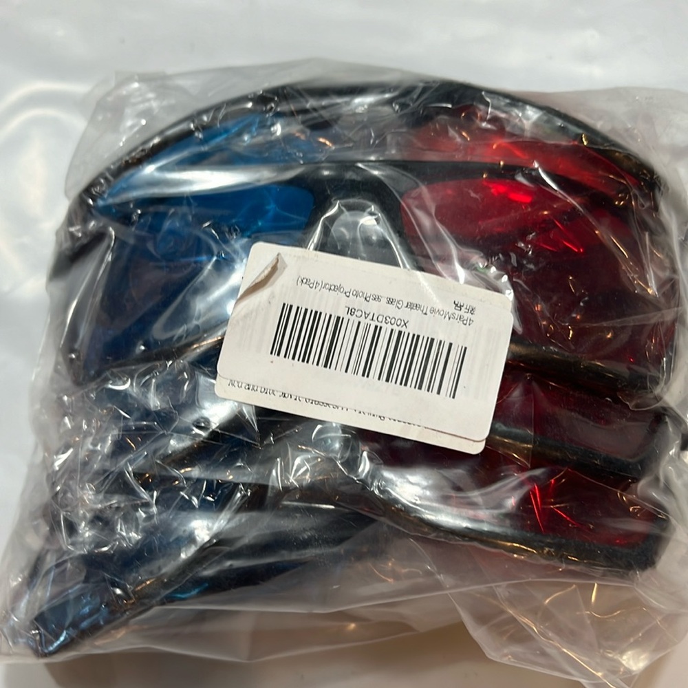 NEW 4 pair of NEW 3D Glass for viewing 3D movies and videos FOUR NEW IN PACKAGE